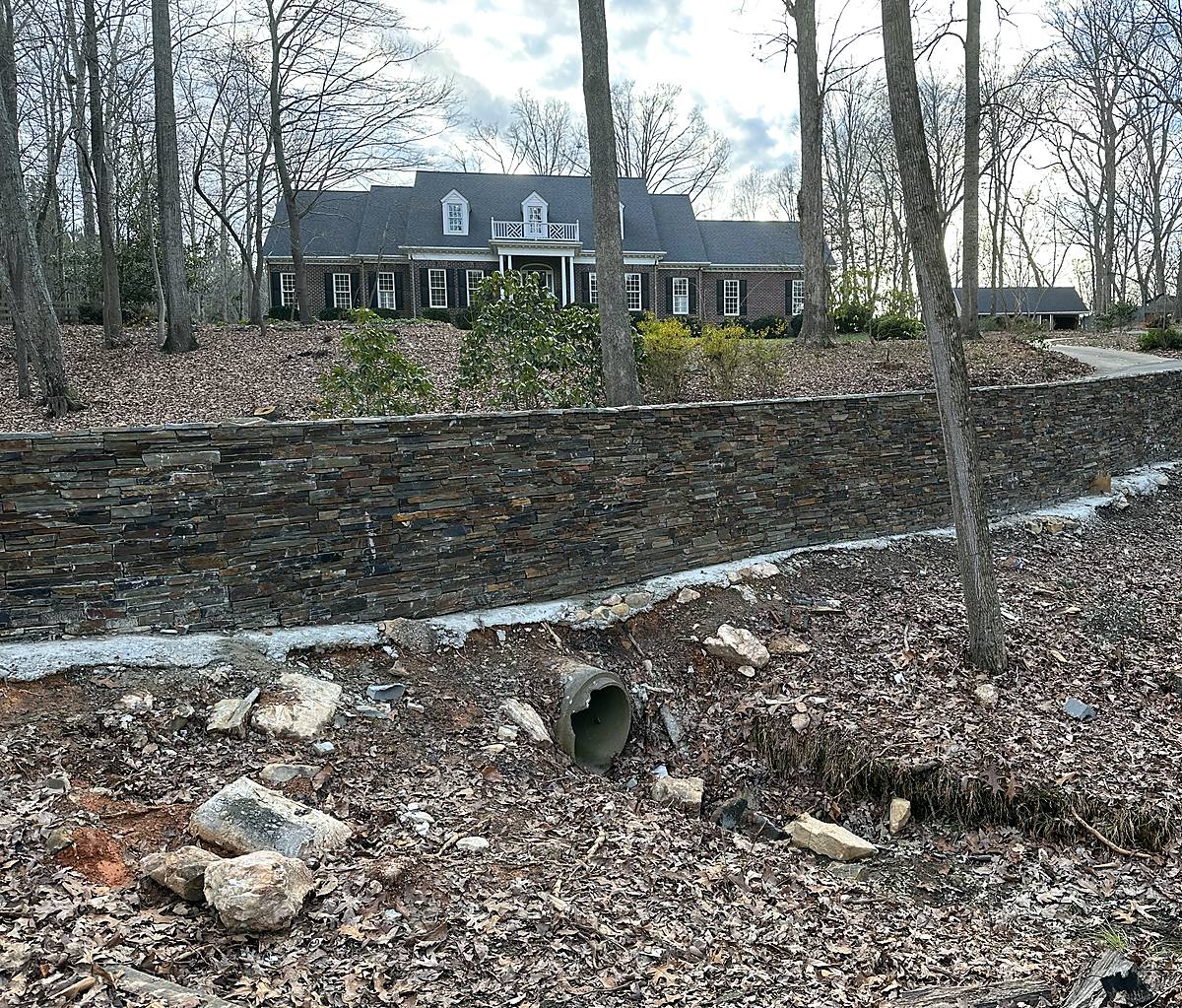 Stone retaining wall